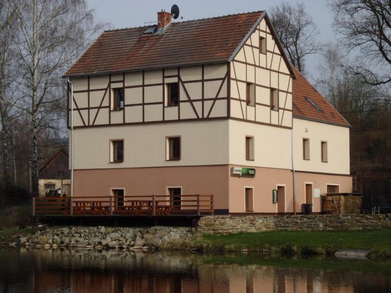 Penzion Cerny Mlyn Sokolov Brezova  Kültér fotó